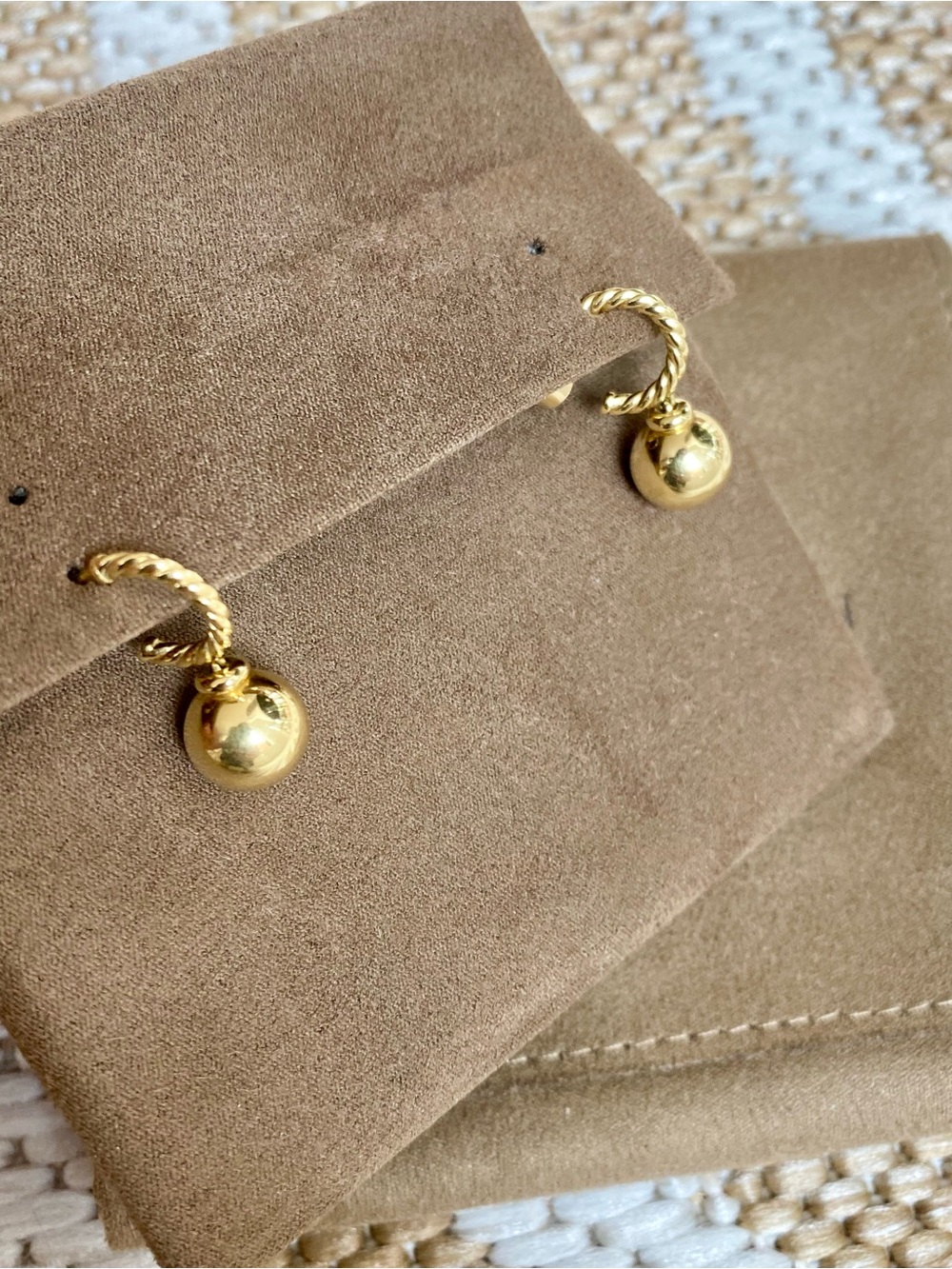 David Yurman 18k gold Solari drop earrings. Brand new in box ! Sold out
